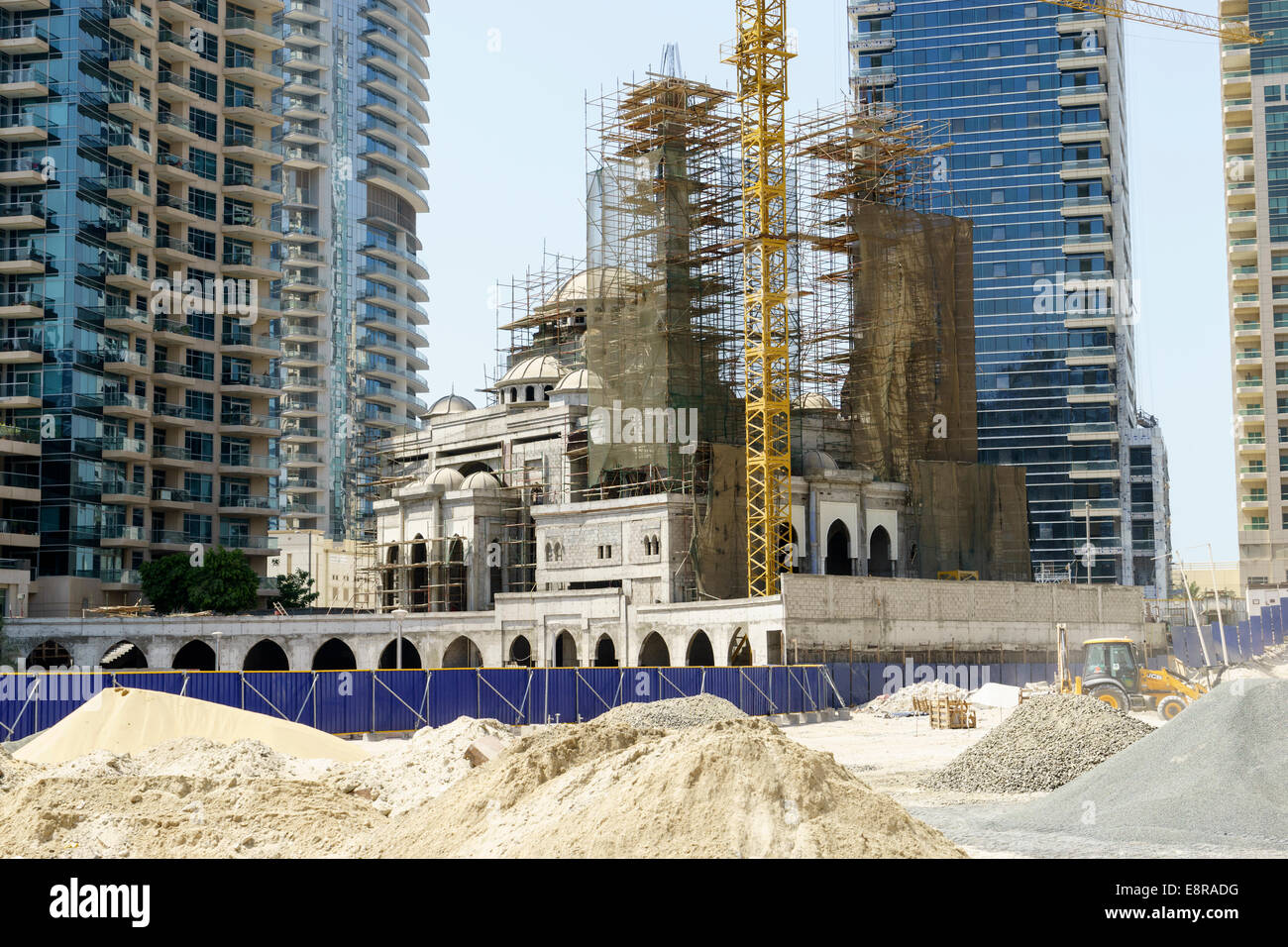 Nouvelle mosquée en construction au quartier du port de plaisance de Dubaï, Emirats Arabes Unis Banque D'Images