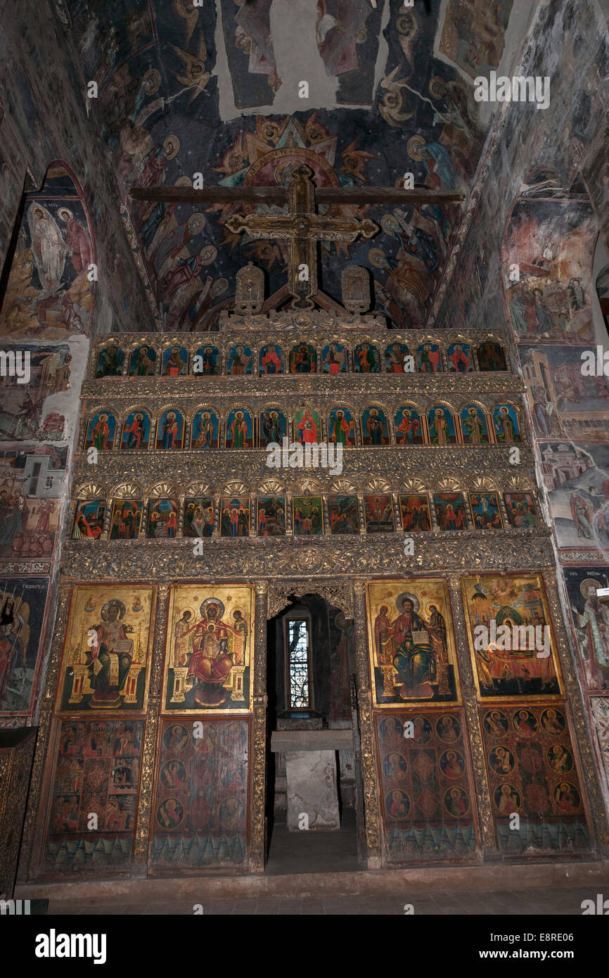 Buste dans les ruines de la Cour princière (curtea palace) à Targoviste, la résidence de Vlad Tepes, Roumanie, montagnes des Carpates. Banque D'Images