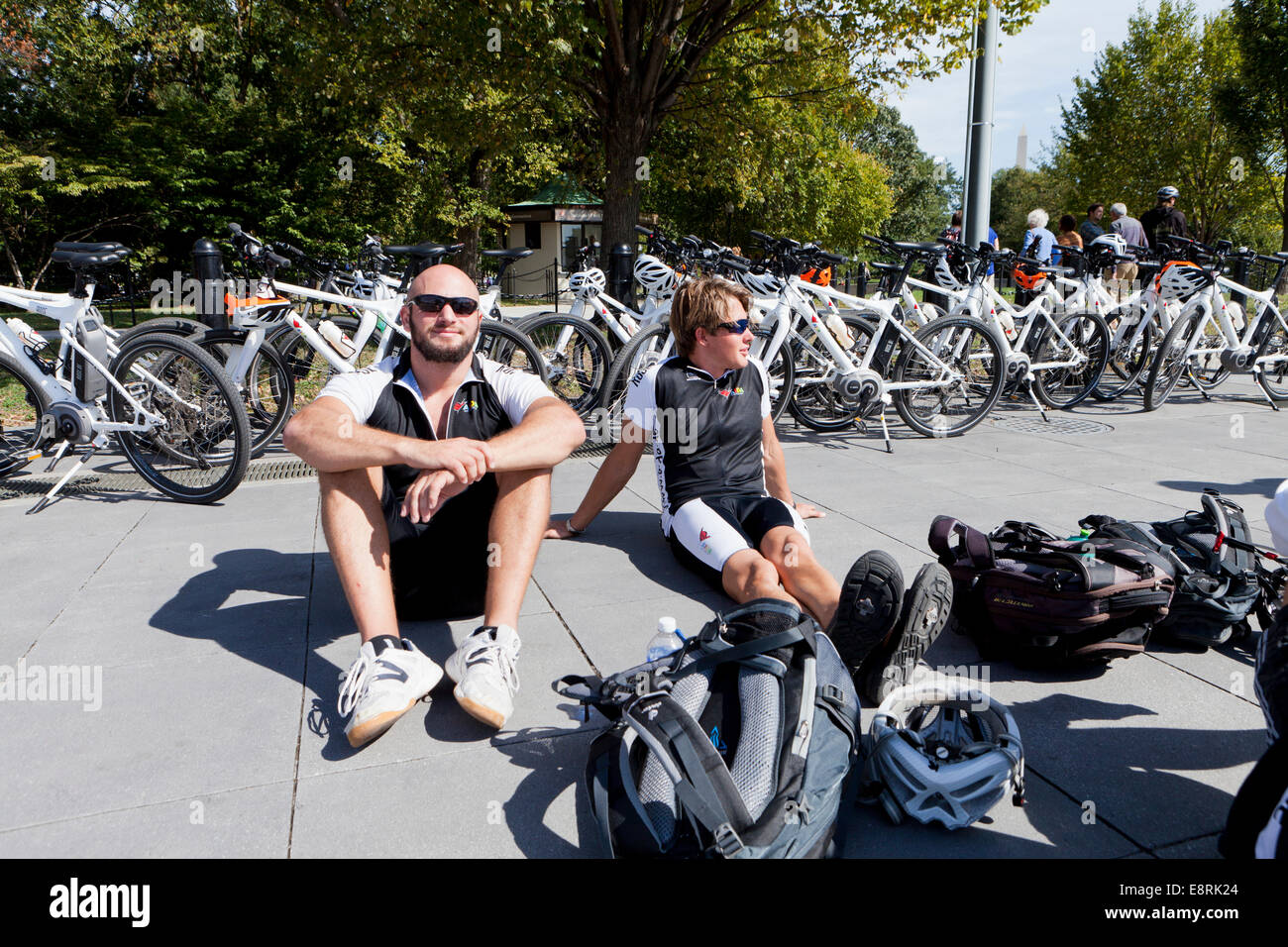 Bike tour guides prendre une pause - Washington, DC USA Banque D'Images