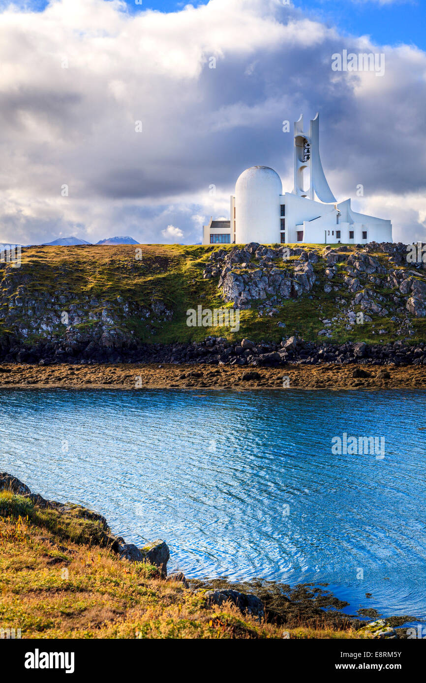Église moderne dans la ville de Keflavik en Islande Banque D'Images