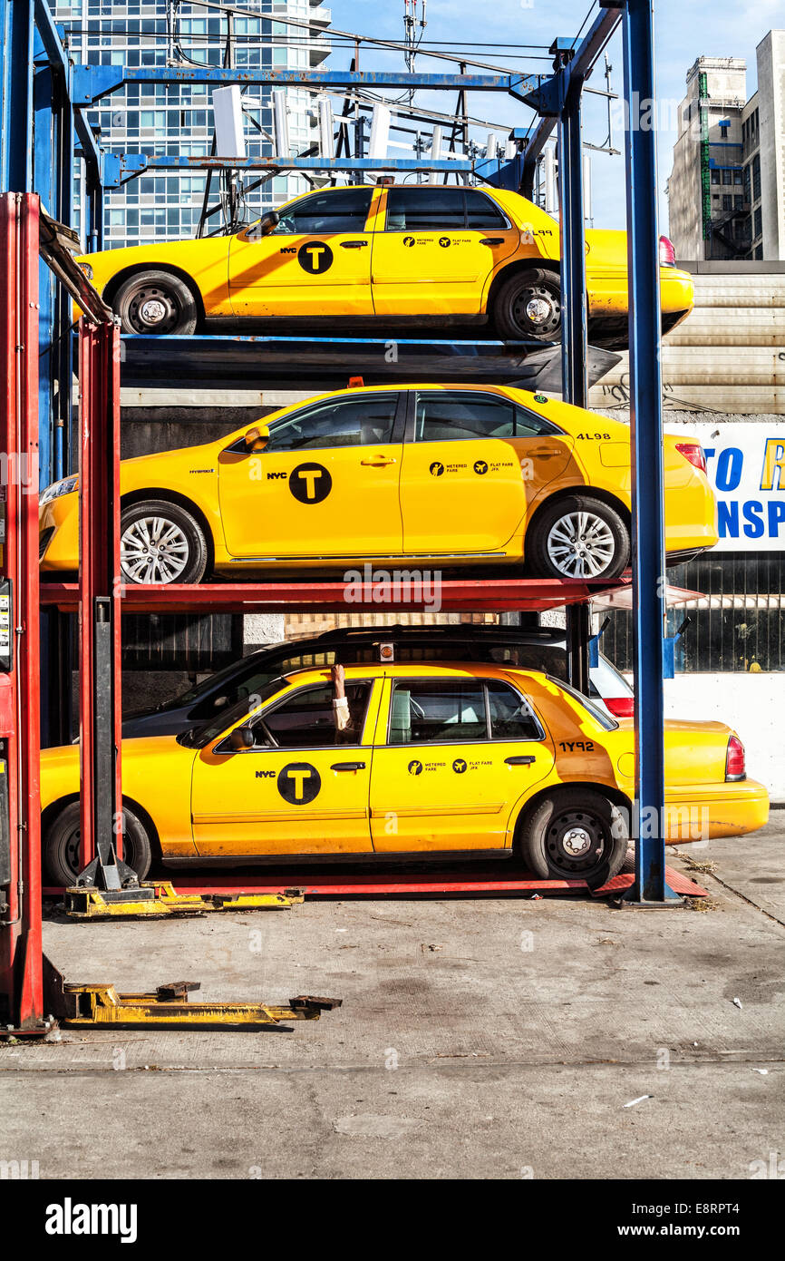 Les taxis de la ville de New York de la pile Banque D'Images