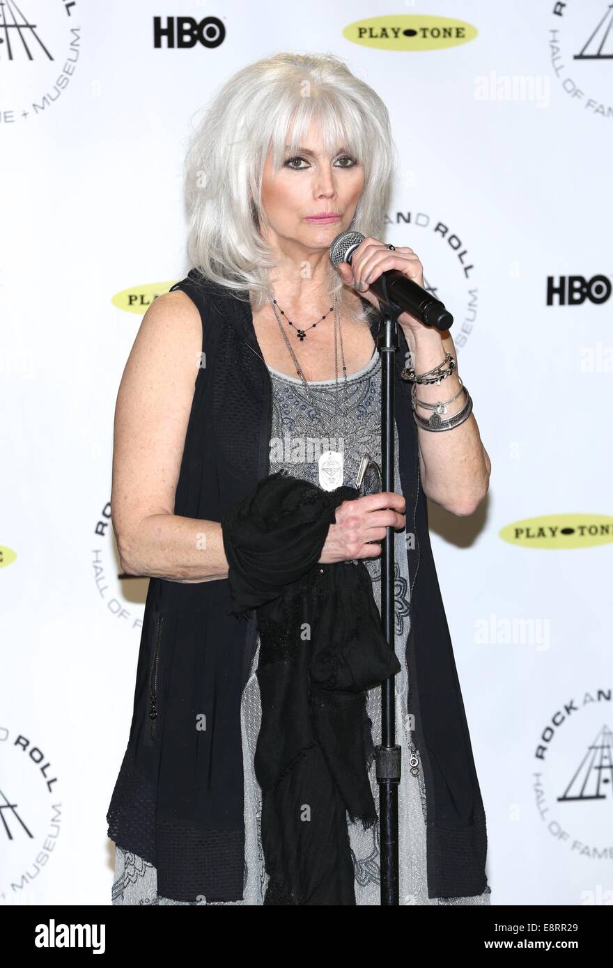 29e assemblée annuelle Rock and Roll Hall of Fame de la cérémonie au Barclays Center de Brooklyn avec Emmylou Harris : où : New York, New York, United States Quand : 10 Avr 2014 Banque D'Images