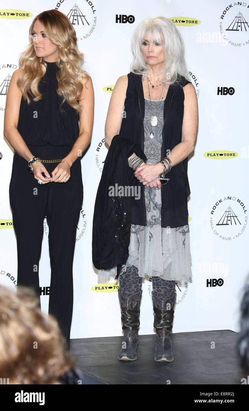 29e assemblée annuelle Rock and Roll Hall of Fame de la cérémonie au Barclays Center de Brooklyn avec Emmylou Harris : où : New York, New York, United States Quand : 10 Avr 2014 Banque D'Images