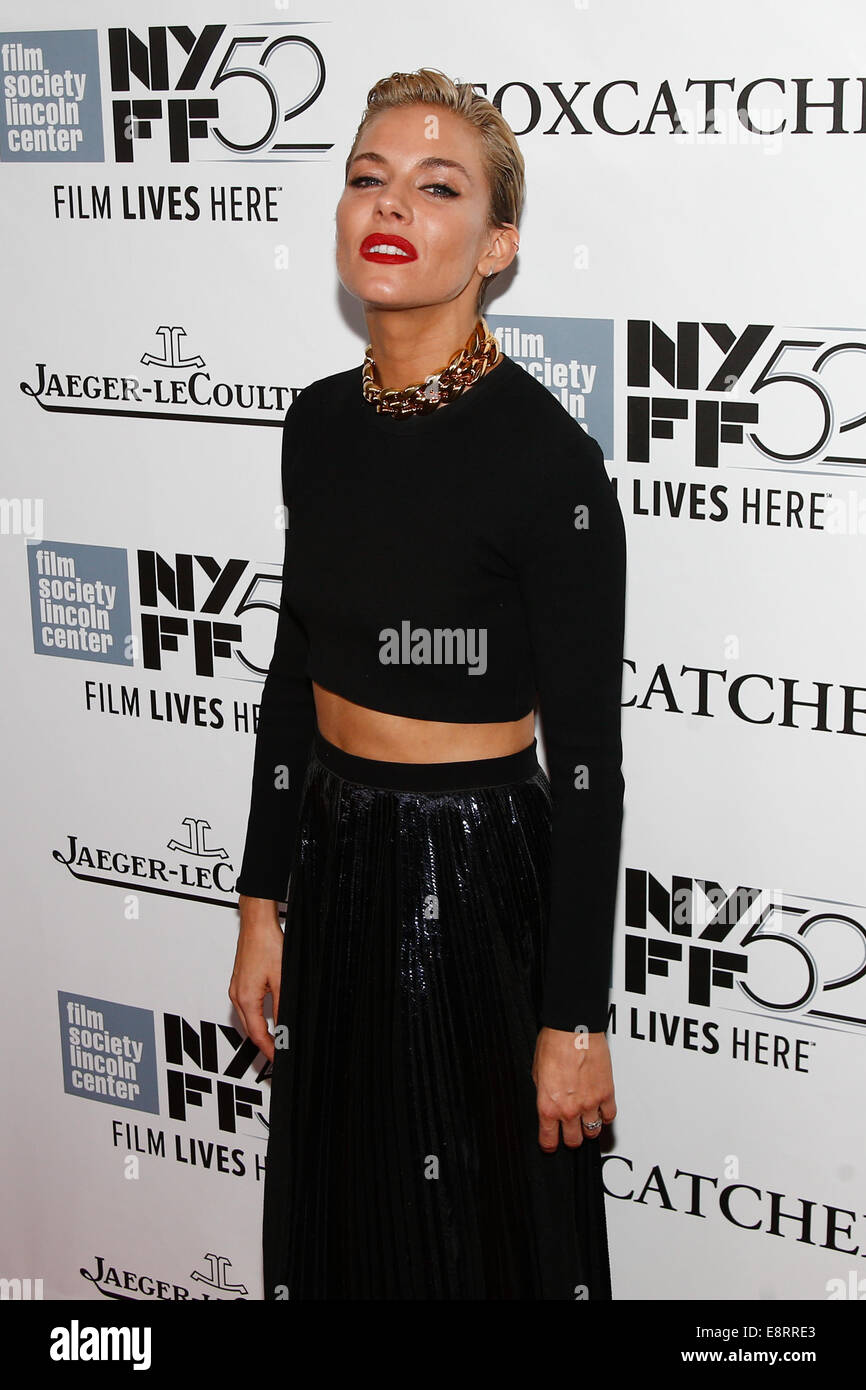NEW YORK-OCT 10 : L'actrice Sienna Miller participe à la 'Foxcatcher' première mondiale au 52e Festival du Film de New York à l'Alice Tully Hall, le 10 octobre 2014 dans la ville de New York. Banque D'Images