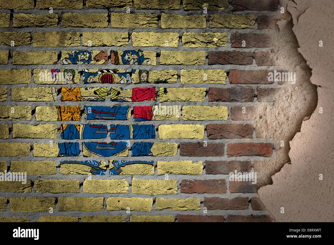 La texture du mur de brique sombre avec du plâtre - drapeau peint sur mur - New Jersey Banque D'Images