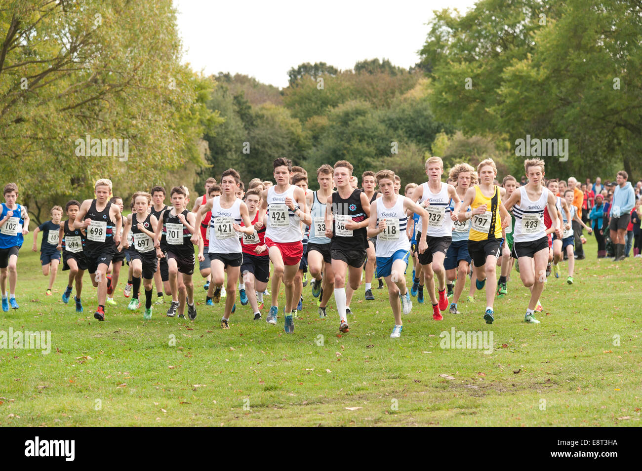 Cross country championnats d'athlétisme d'Kent les événements commencent de race pack sprint porteur soyage pour avance Banque D'Images Cross country championnats d'athlétisme d'Kent les événements commencent de race pack sprint porteur soyage pour avance Banque D'Images