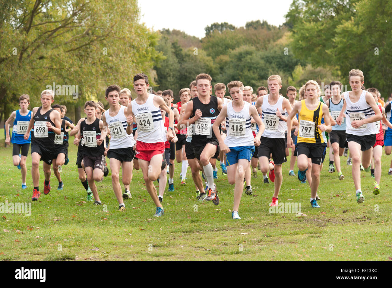 Cross country championnats d'athlétisme d'Kent les événements commencent de race pack sprint porteur soyage pour avance Banque D'Images Cross country championnats d'athlétisme d'Kent les événements commencent de race pack sprint porteur soyage pour avance Banque D'Images