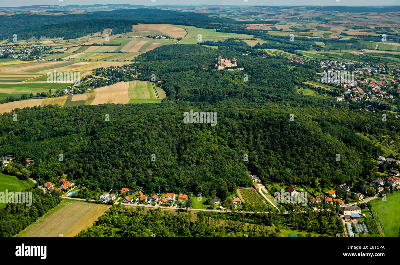 Vue aérienne, Burg Kreuzenstein château médiéval, Leobendorf, Basse Autriche, Autriche Banque D'Images