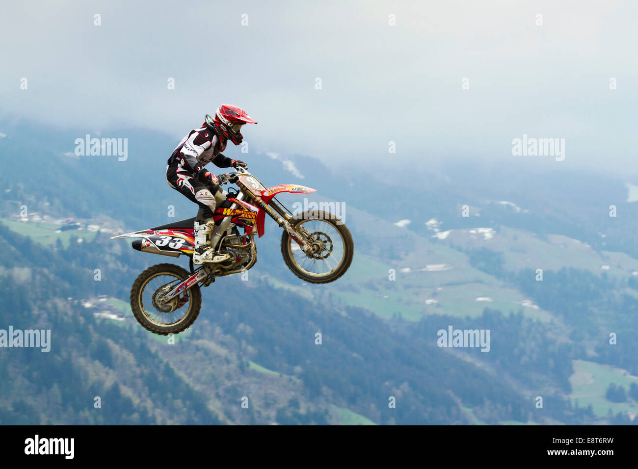 Saut de moto Banque de photographies et d'images à haute résolution - Alamy
