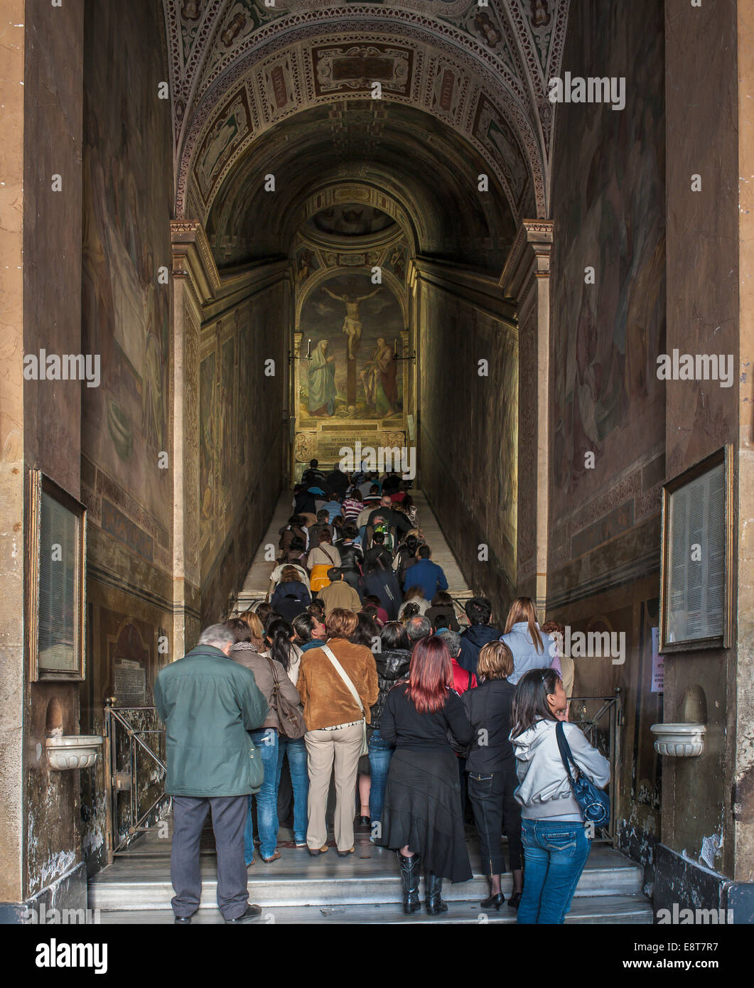 Les visiteurs, Scala Santa escaliers, chapelle Sancta Sanctorum, Rome, Latium, Italie Banque D'Images