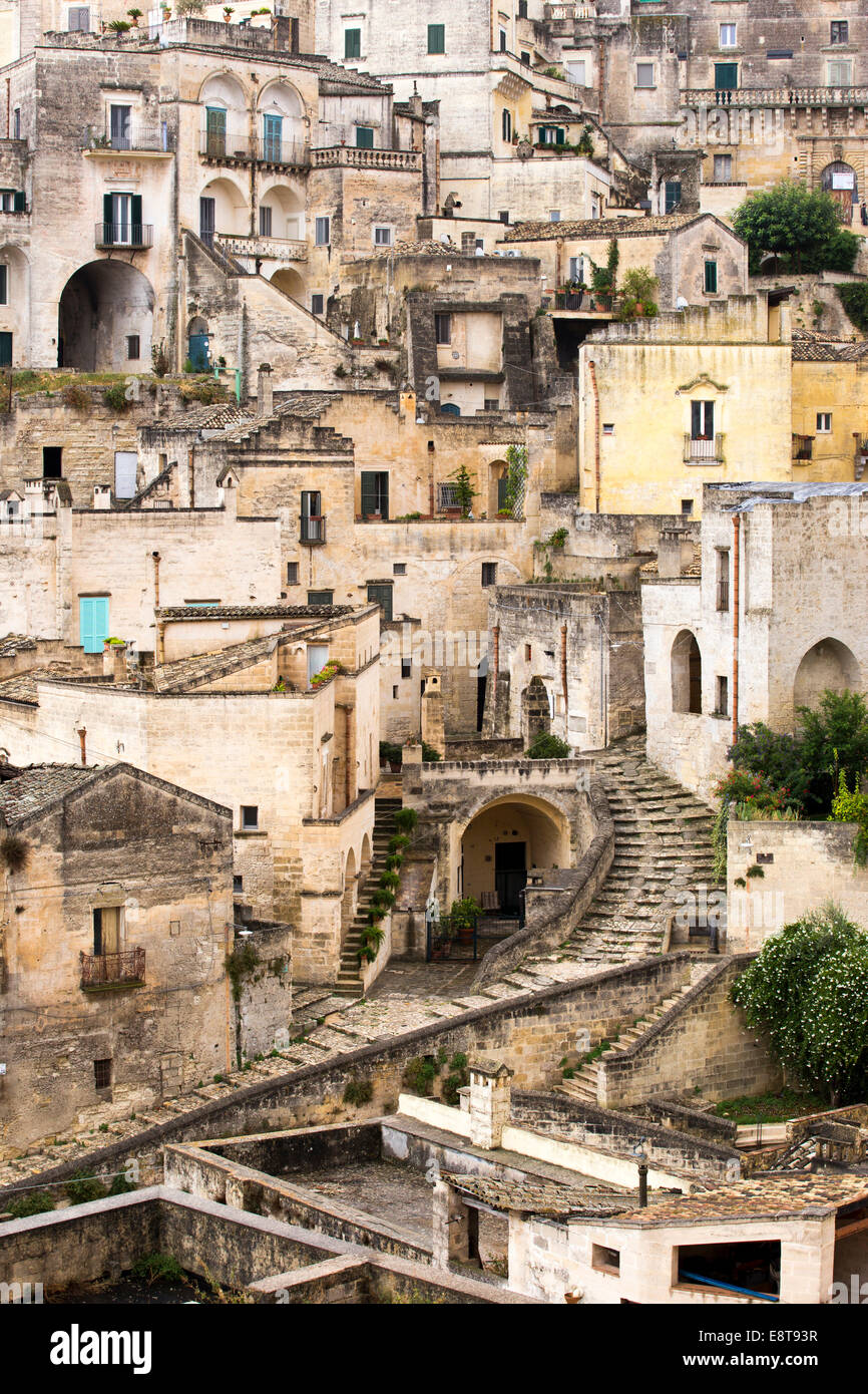 Ruelles et d'escaliers dans la vieille ville, Sassi di Matera, Matera, Basilicate, Italie Banque D'Images