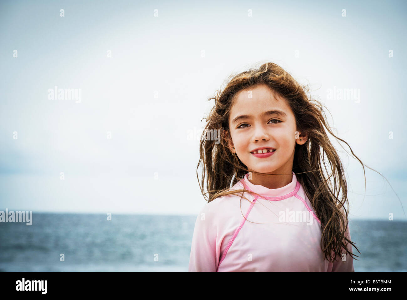 Asian girl near ocean Banque D'Images