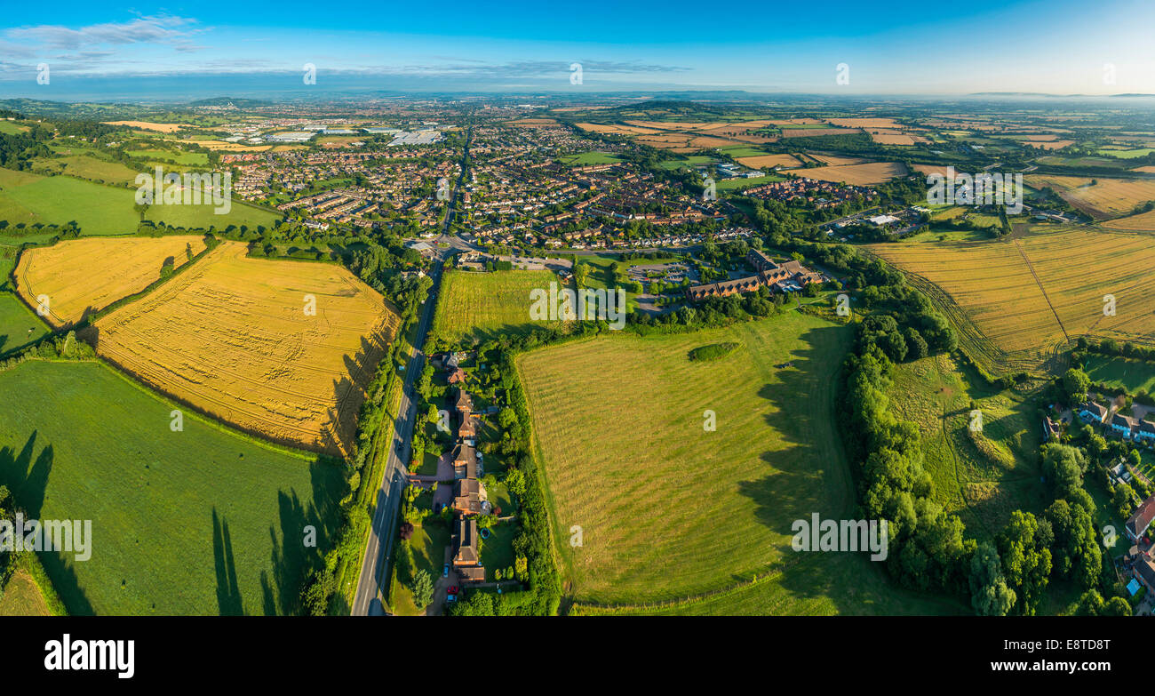 Vue aérienne de champs rurales entourant la ville de Gloucester, Gloucestershire, Angleterre Banque D'Images