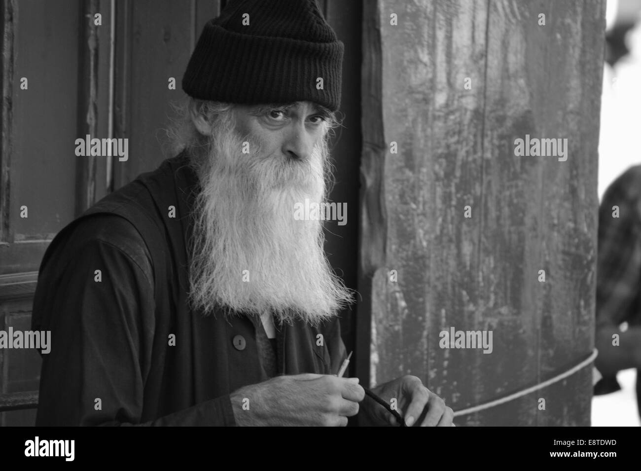 Orthodoxer Pilger auf dem Mont Athos, Chalkidiki, Greece. Usage éditorial uniquement. Banque D'Images