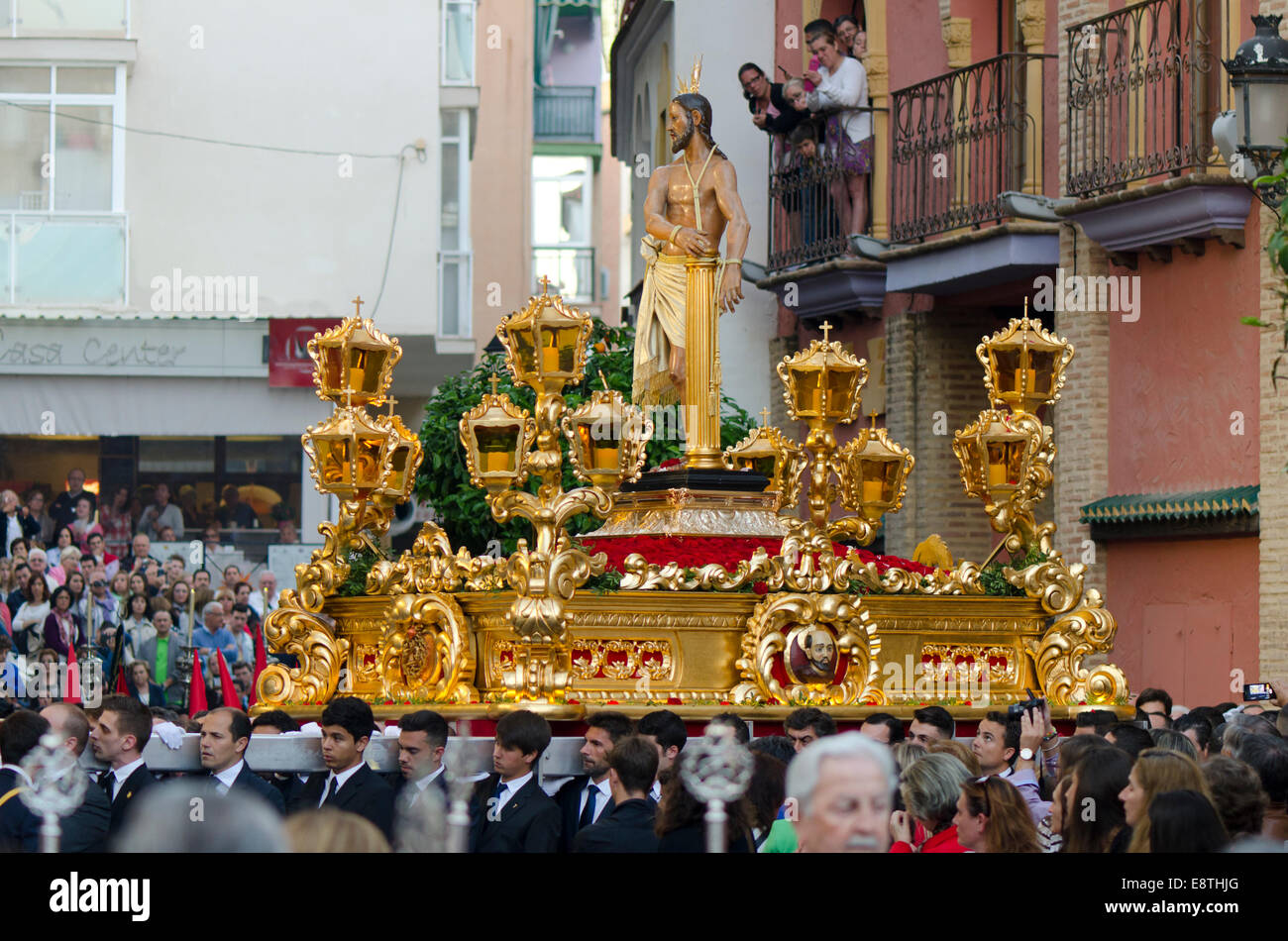 Statue du Christ dans les rues pendant la Semaine Sainte de pâques, semana santa de Fuengirola, province de Malaga, Espagne. Banque D'Images