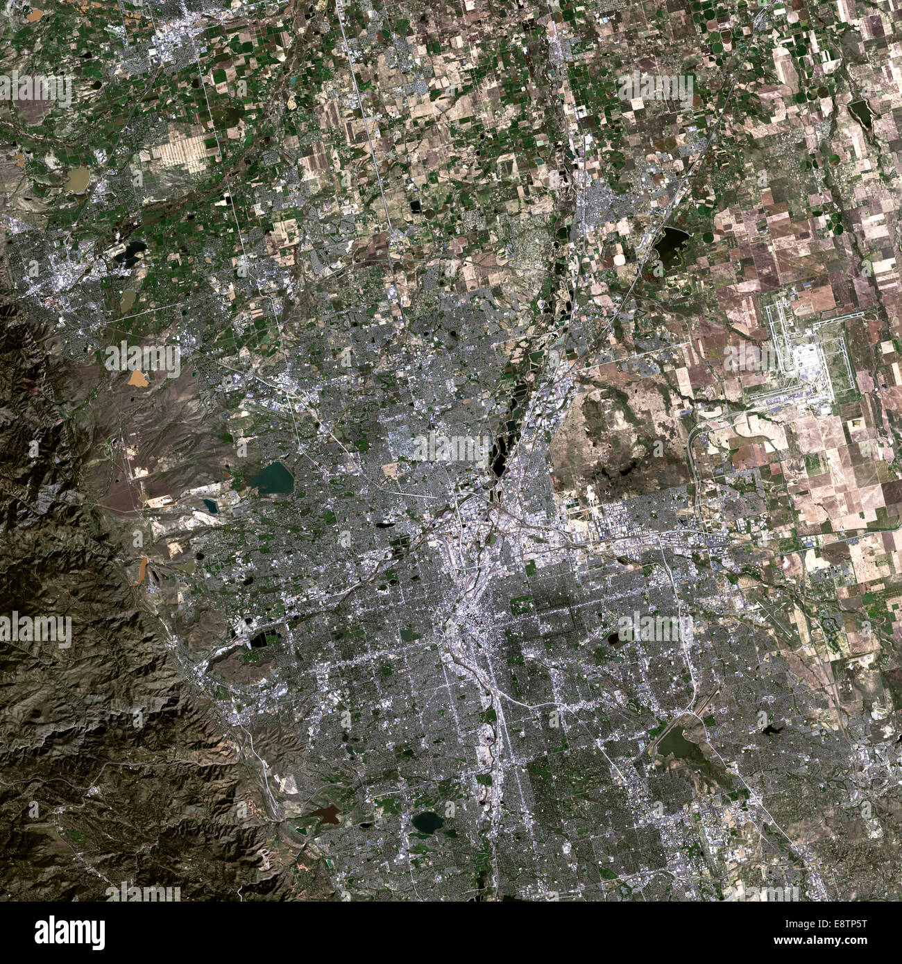 Image Landsat 7 de Denver (Colorado) a acquis le 26 septembre 2013. Le Landsat 7 est un satellite américain utilisé pour l'acquisition de données de télédétection Banque D'Images