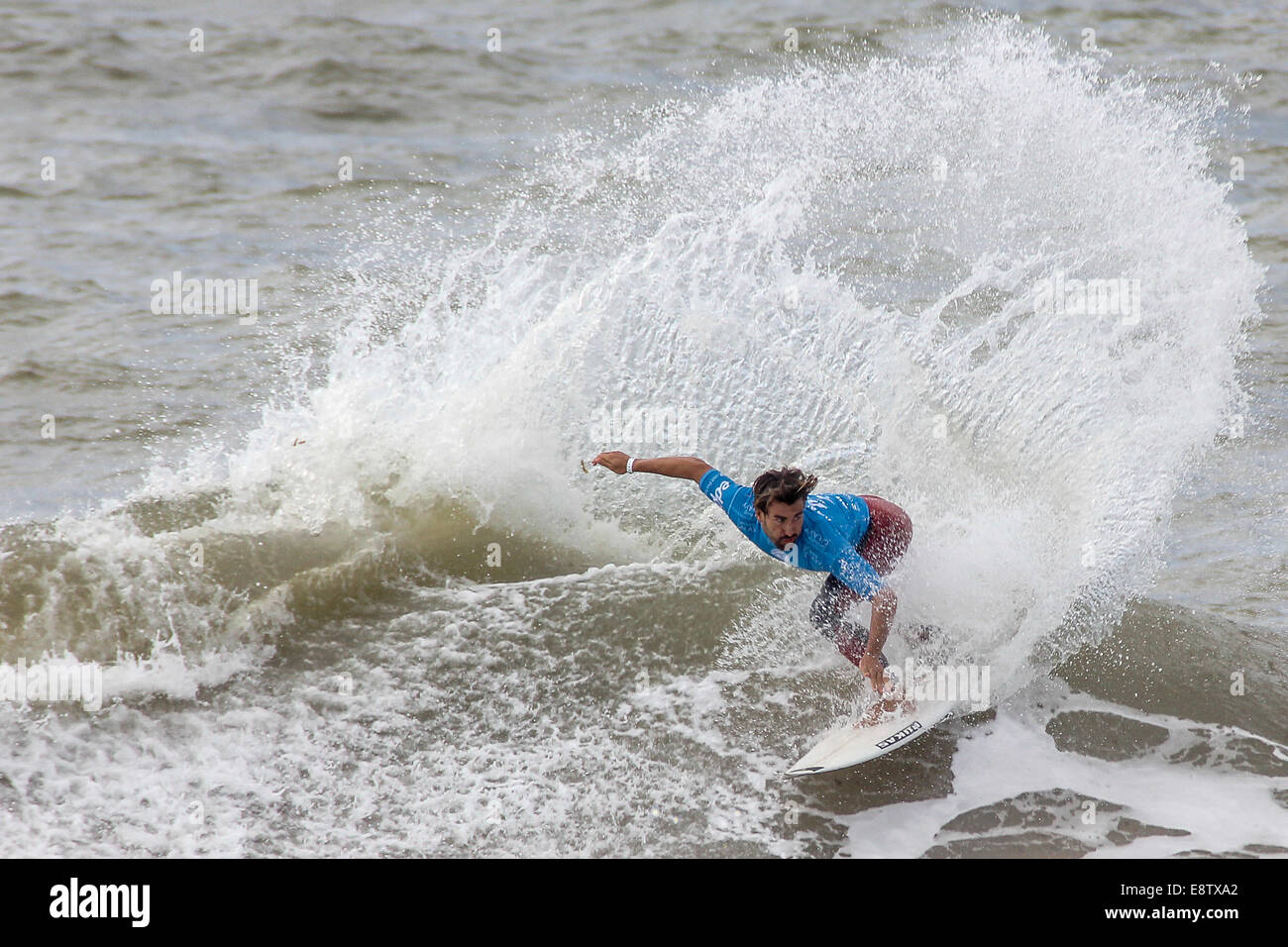 Peniche, Portugal. 14 octobre, 2014. Le surfeur espagnol Aritz Aranburu, lors de l'étape du championnat du monde de surf au Portugal. Credit : Leonardo Mota/Alamy Live News Banque D'Images