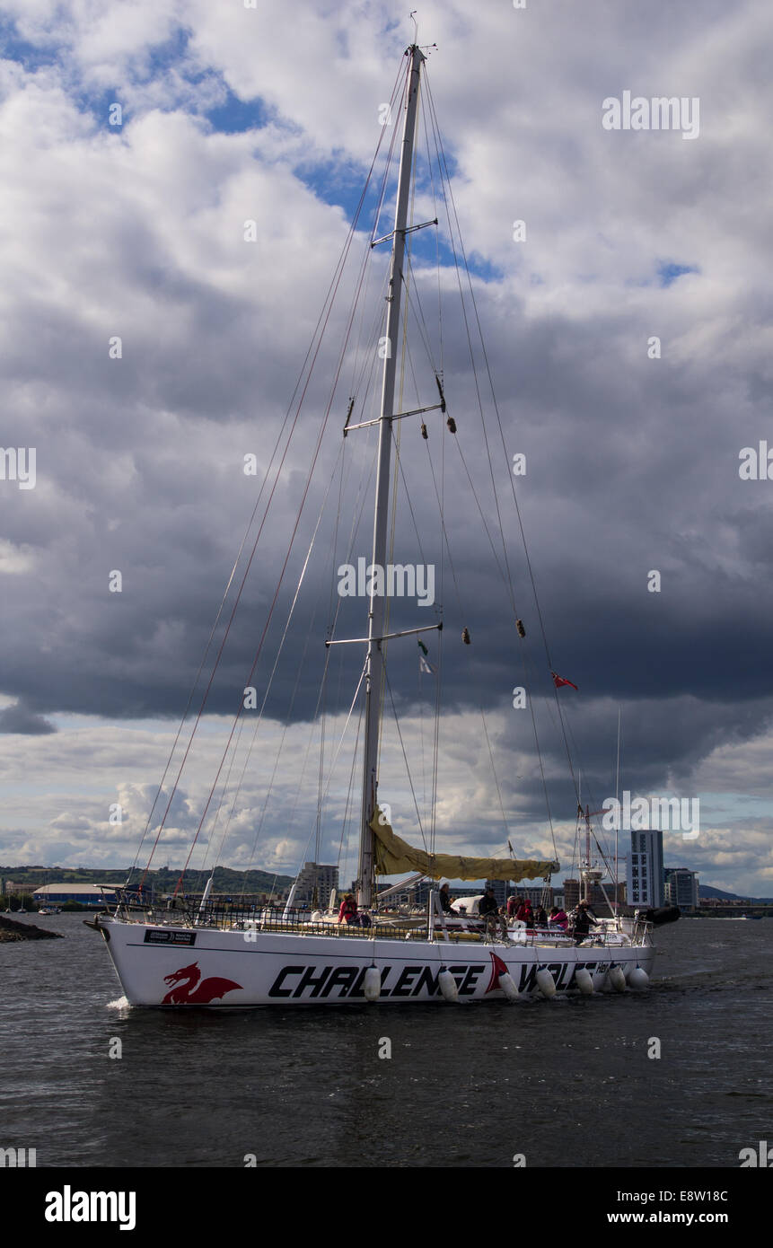 Challange Wales Yacht dans la baie de Cardiff Banque D'Images