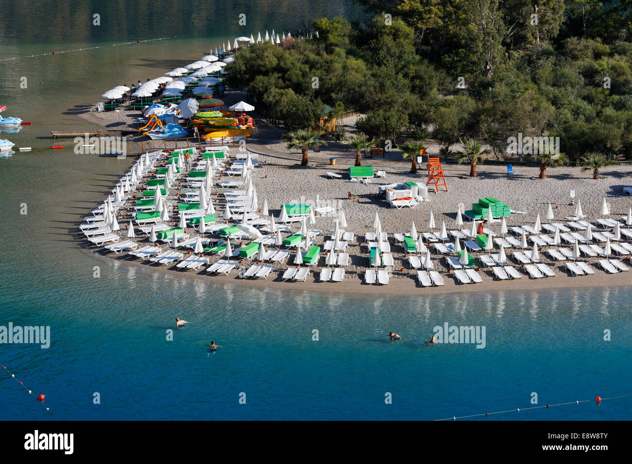 Plage d'Ölüdeniz, Fethiye, Muğla Province, la Lycie, la mer Egée, en Turquie Banque D'Images