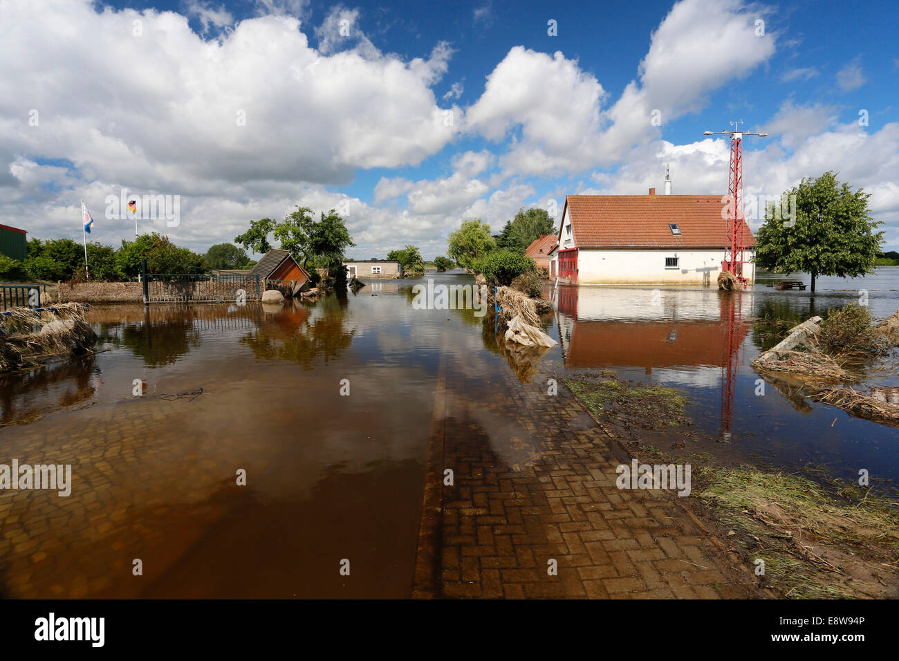 Les inondations de l'Elbe, Fischbeck, Saxe-Anhalt, Allemagne Banque D'Images