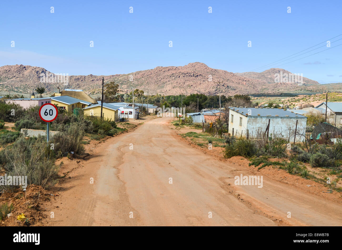 La saleté des rues de Leliefontein, une communauté dans les hautes collines de la province du Cap du Nord, Afrique du Sud Banque D'Images