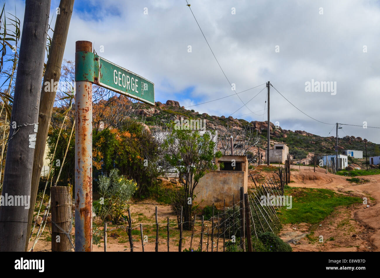 La saleté des rues de Leliefontein, une communauté dans les hautes collines de la province du Cap du Nord, Afrique du Sud Banque D'Images