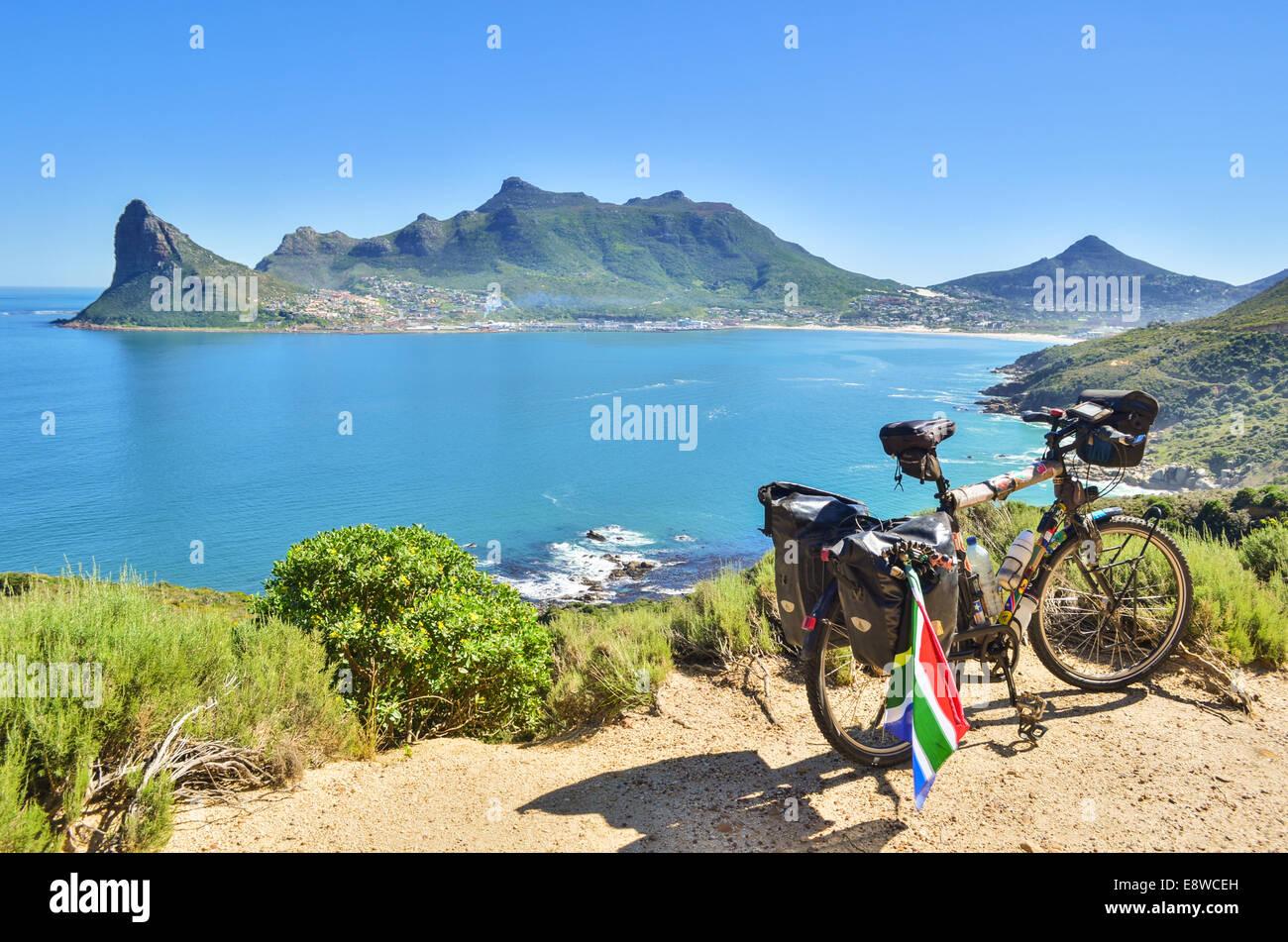 Le cyclotourisme dans le paysage spectaculaire de Hout Bay, péninsule du Cap, Afrique du Sud Banque D'Images