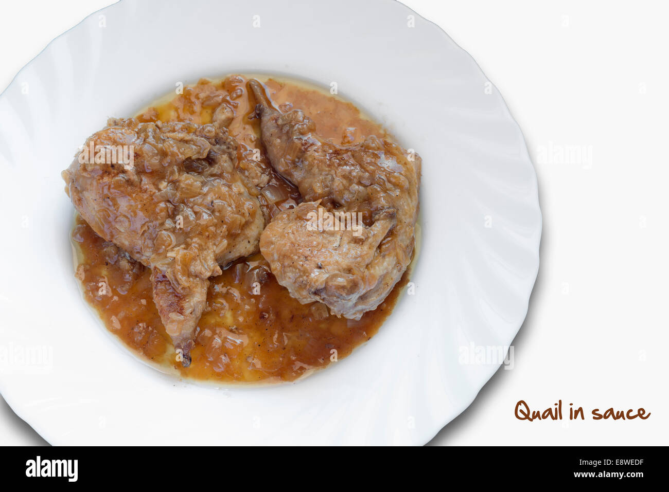 Caille à l'étuvée avec sauce à l'oignon et de cognac. Style grand-mère. Banque D'Images