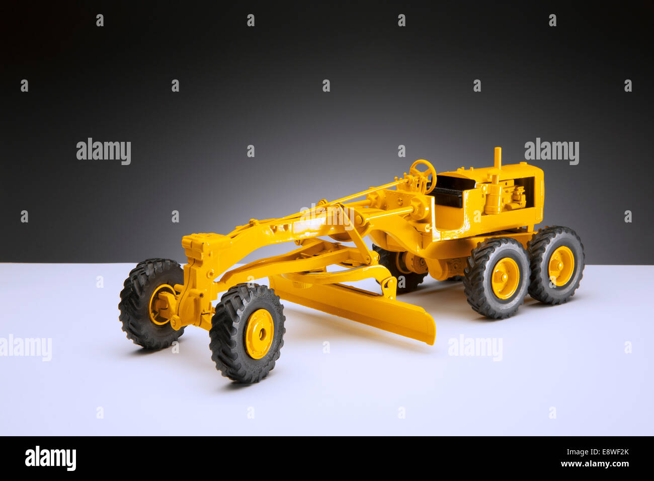 Modèle de niveleuse de route sur socle Banque D'Images