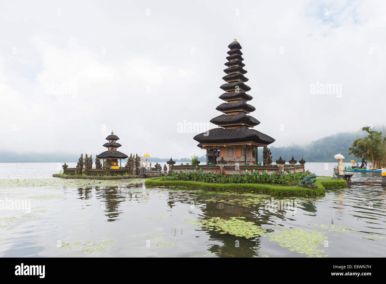 Le temple Pura Ulun Danu Bratan lake, Bali, Indonésie Banque D'Images