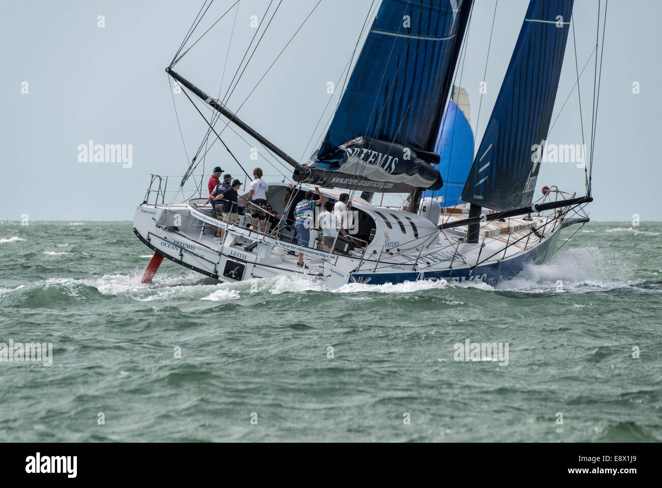 Rogers Yacht Design, métiers d'Artemis Ocean Racing II dans le Solent au cours de la semaine de Cowes Banque D'Images