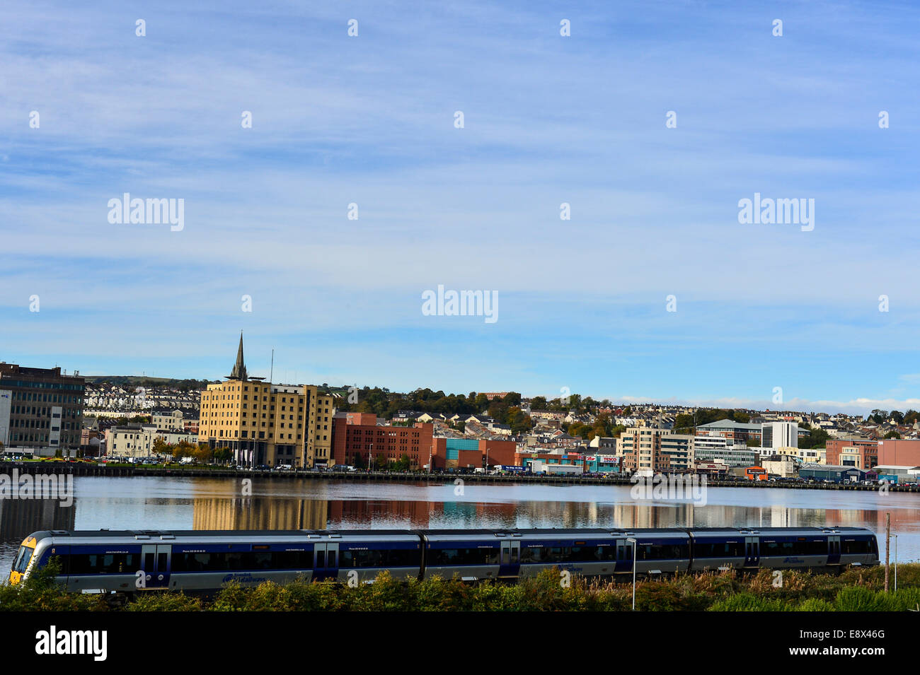 Stock Photo - Translink d'Irlande Chemins train diesel, Derry, Londonderry, en Irlande du Nord. ©George Sweeney /Alamy Banque D'Images