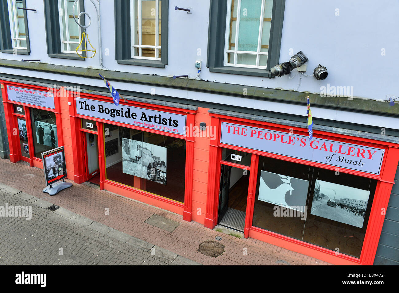 Stock Photo - Le Bogside Artistes la galerie et boutique, Derry, Londonderry, en Irlande du Nord. ©George Sweeney /Alamy Banque D'Images