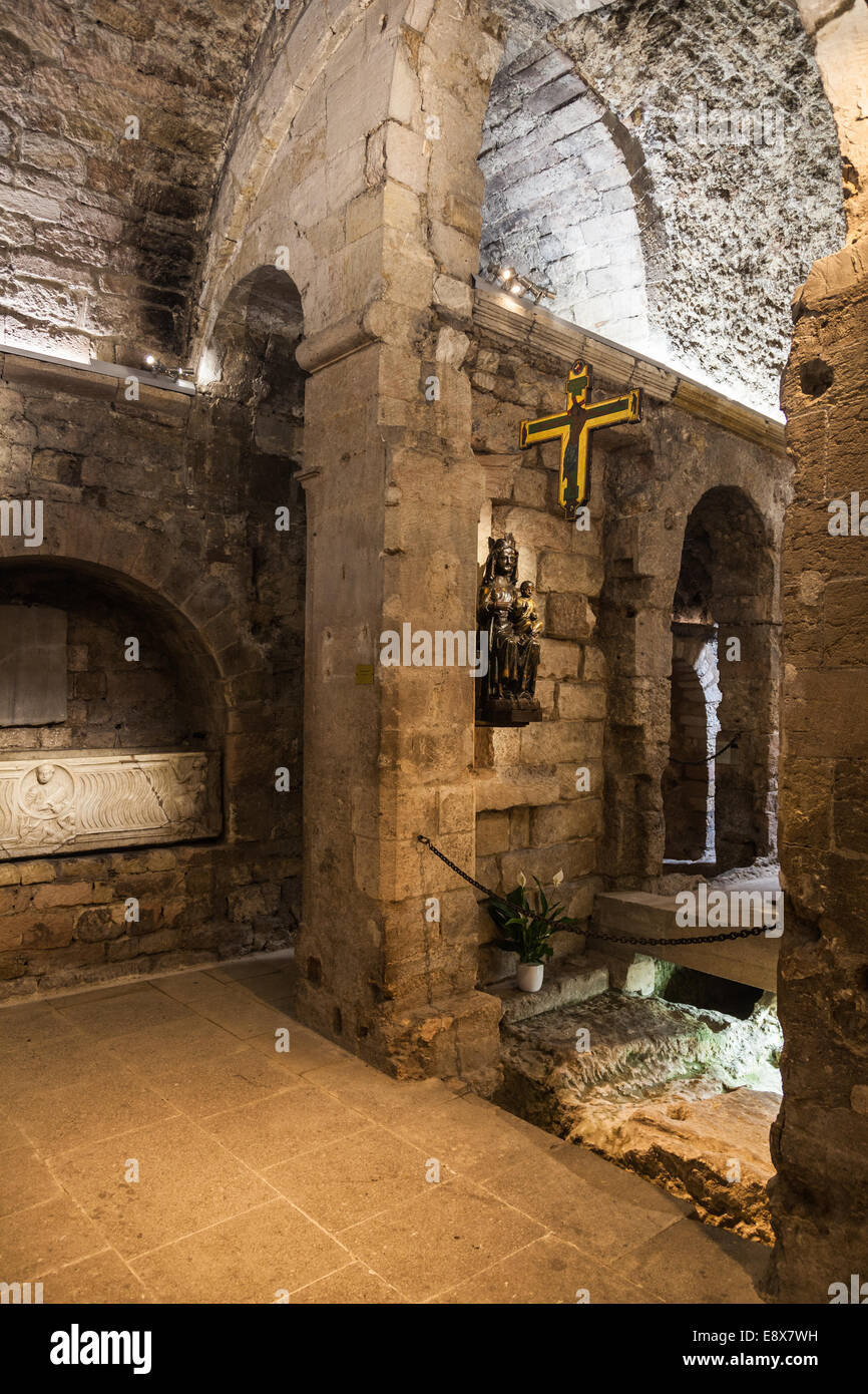 Vue partielle de la crypte sous l'abbaye de Saint Victor, Marseille, France Banque D'Images