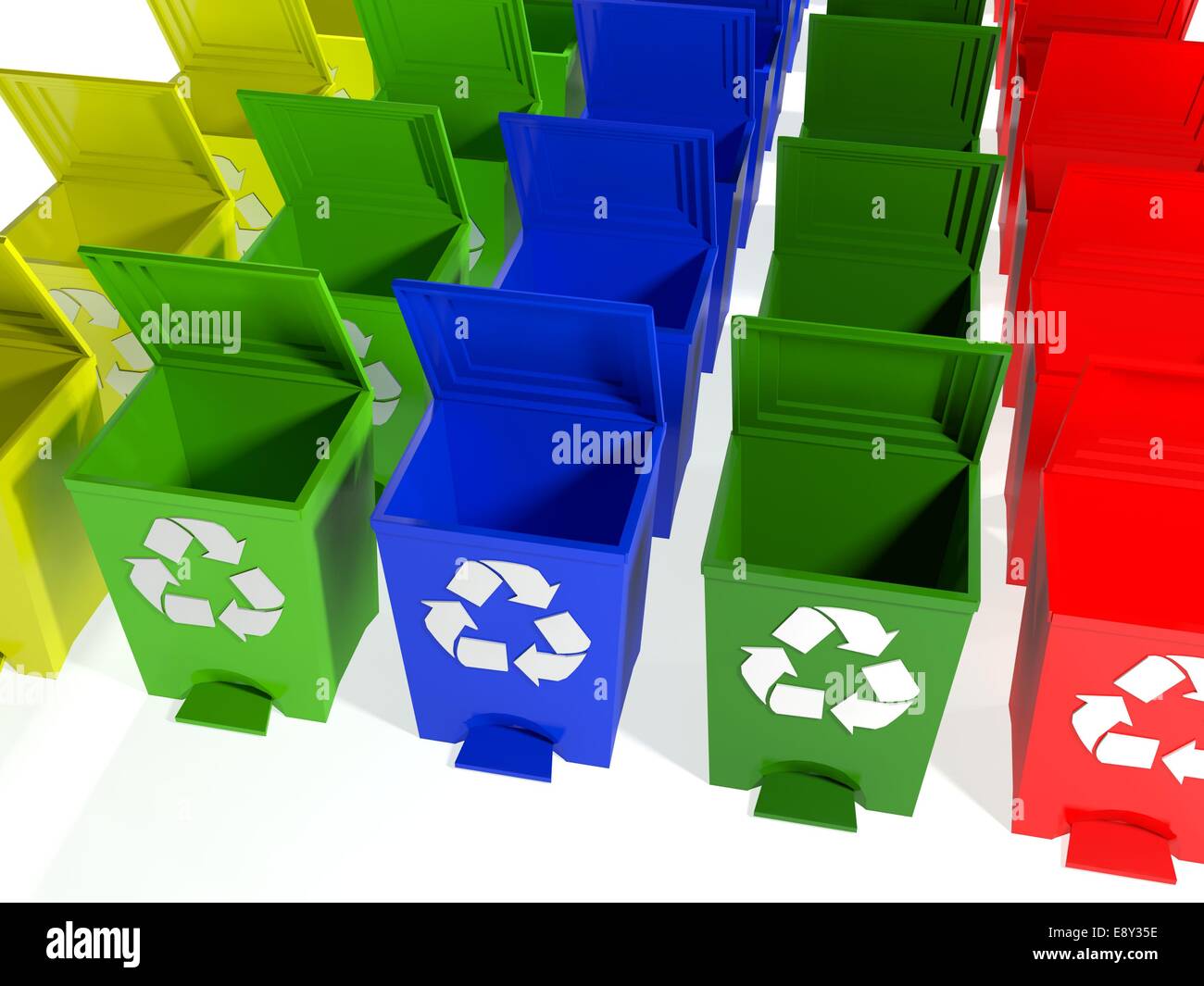 Bacs de recyclage en jaune, vert, bleu et rouge Banque D'Images