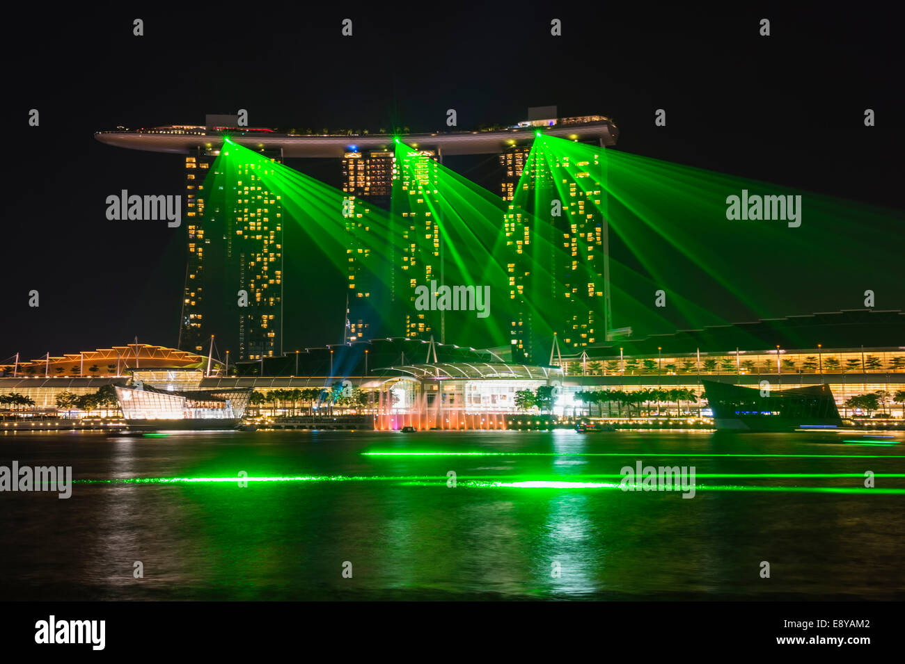 Show laser à la Marina Bay Sands Hotel, Singapour, l'Asie Banque D'Images