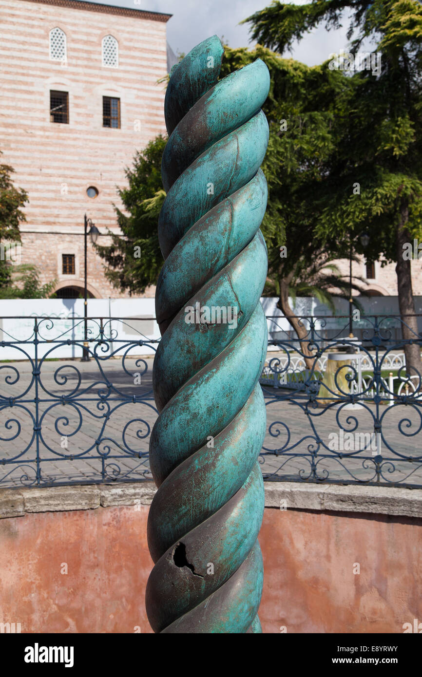 Colonne Serpentine dans la place Sultanahmet, Istanbul, Turquie. Banque D'Images