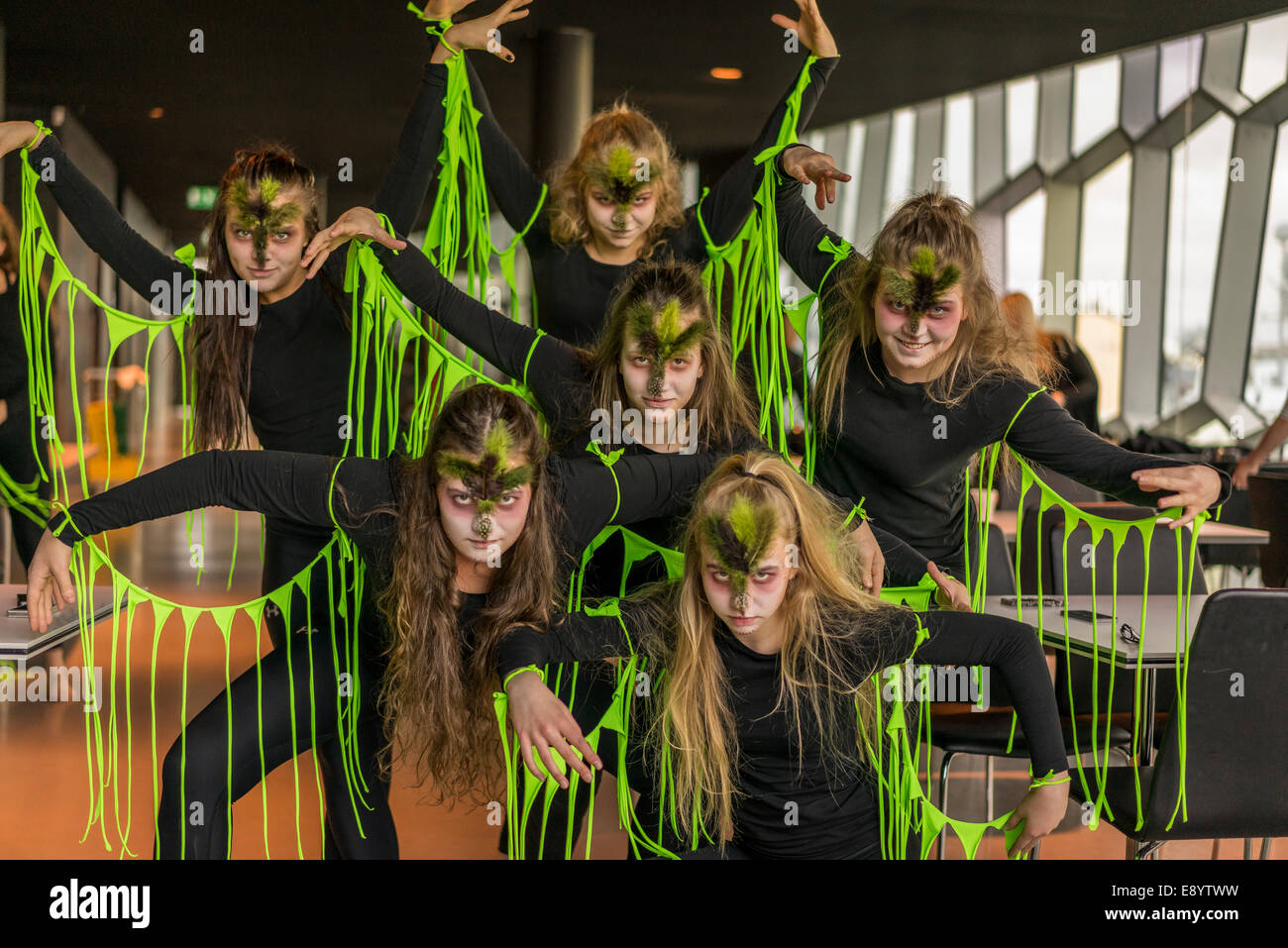 Danseurs, Children's Festival, Harpa, Reykjavik, Islande Banque D'Images