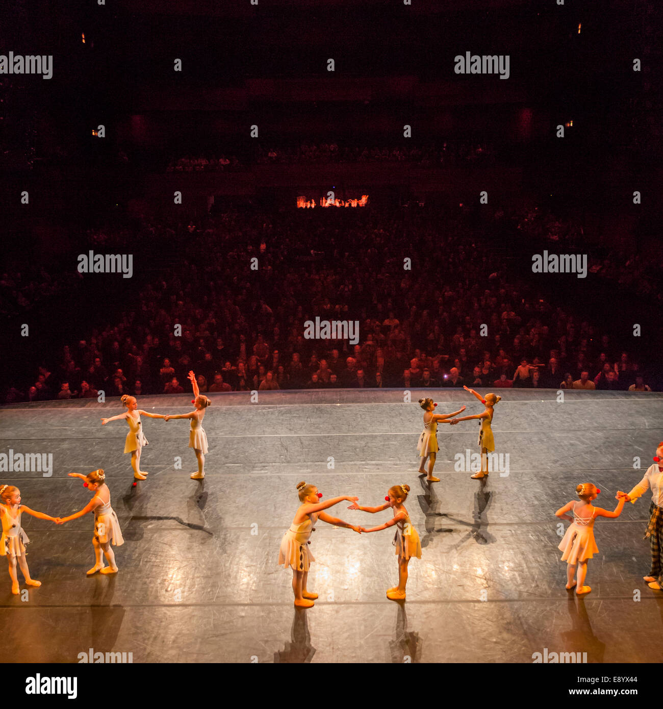 Des danseurs de ballet, Children's Festival, Harpa, Reykjavik, Islande Banque D'Images