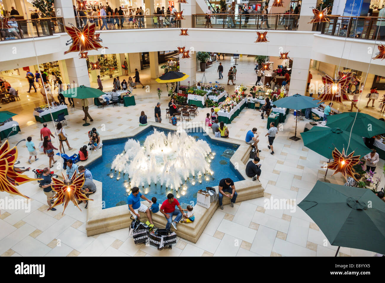 Miami Florida,Aventura Mall,atrium,shopping shopper shoppers magasins marché marché achats vente, magasin de détail magasins affaires Banque D'Images