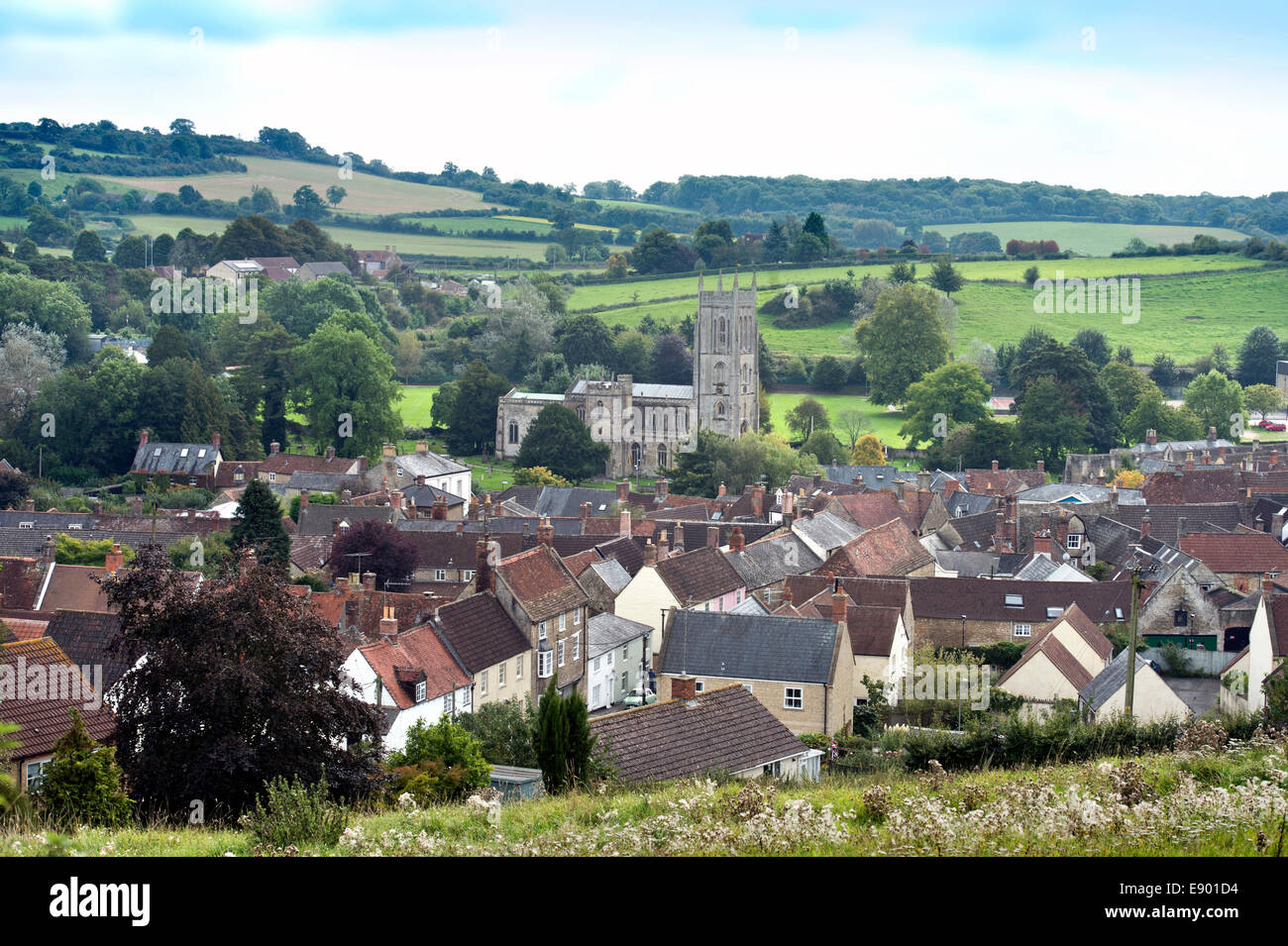 Vue sur l'église de Sainte Marie dans le Somerset Village de Bruton UK Banque D'Images