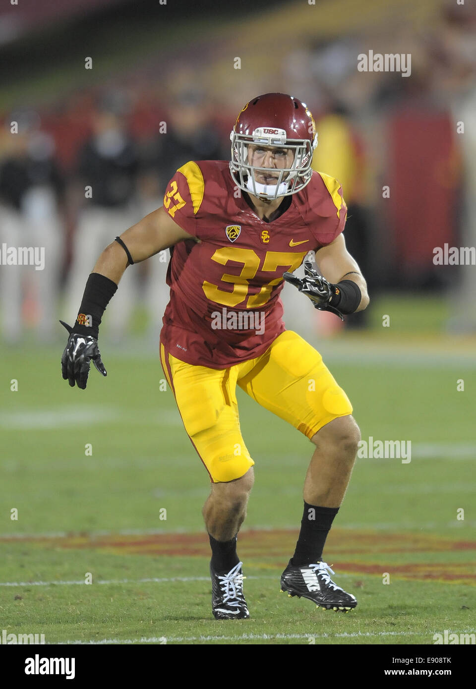 30 août 2014, à Los Angeles, CA.USC Trojans sécurité (37) Matt Lopes dans l'action de battre les fresno State bulldogs 52-13 samedi soir. Les Troyens a dirigé une école- et Pac-12-record de 105 parties tandis que d'accumuler 37 701 premiers downs et verges d'infraction total à Fresno Membres 17 premiers downs et 317 verges, au Los Angeles Memorial Coliseum, le 30 août 2014. (Crédit obligatoire : Jose Marin/MarinMedia.org/Cal Sport Media) (absolument tous - photographe complet, et de l'entreprise Crédit(s) requis) Banque D'Images