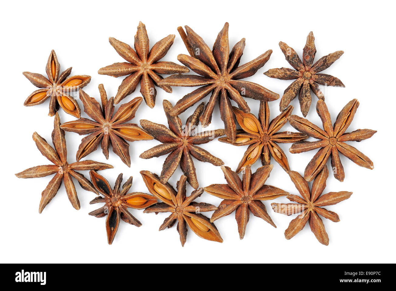 Anise stars groupe, sur fond blanc Banque D'Images