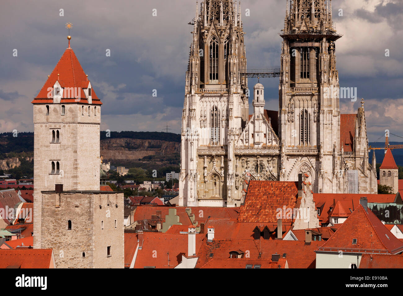 La cathédrale de Regensburg et Golden Tower à Regensburg, Bavière, Allemagne, Europe Banque D'Images