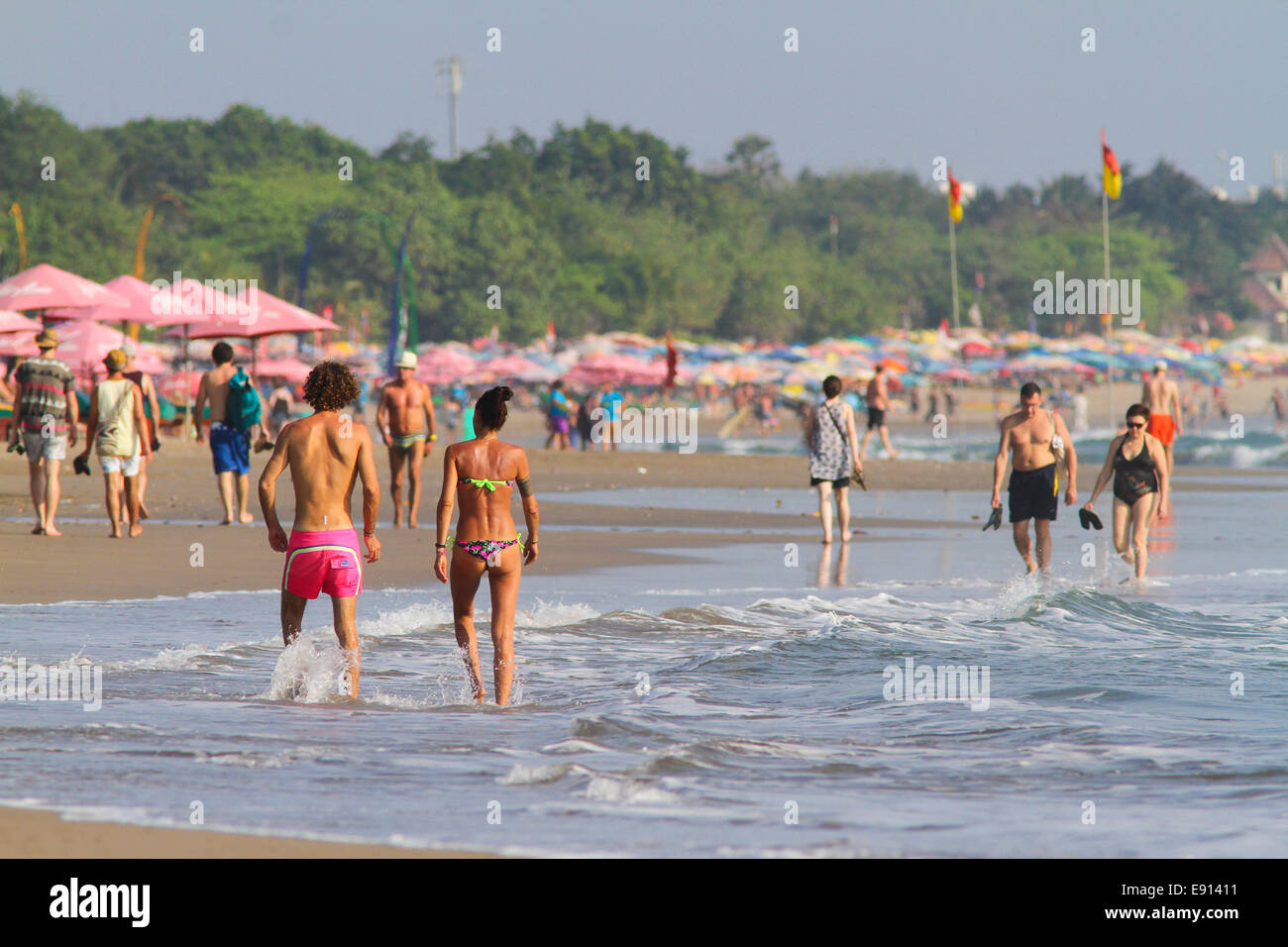 Plage Kuta Bali Indonésie... Banque D'Images