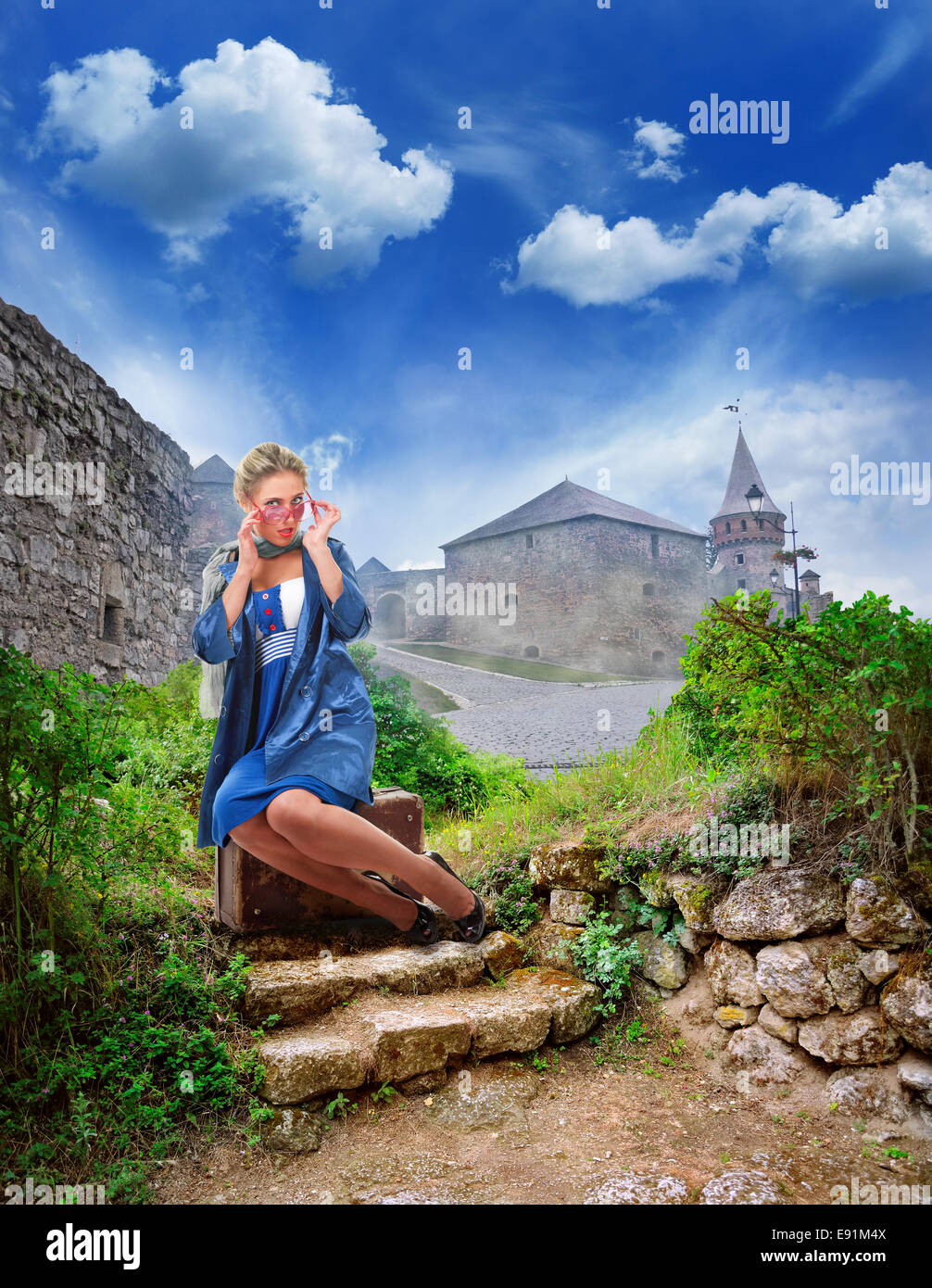 Femme voyageant seule Banque D'Images