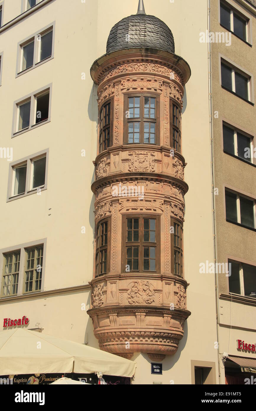 Partie historique sur un bâtiment moderne Banque D'Images