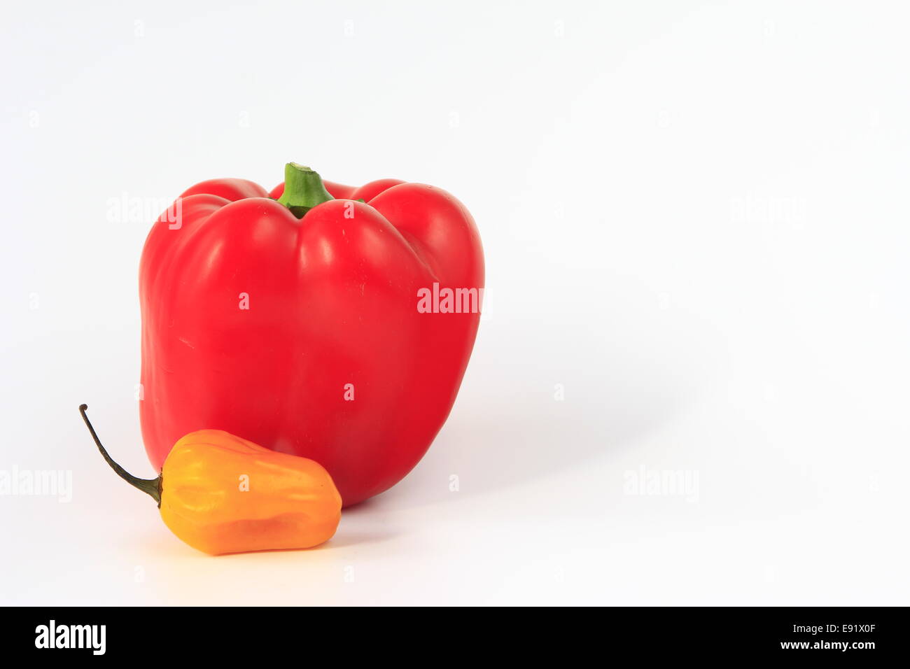 Piment lanterne rouge et jaune Banque D'Images