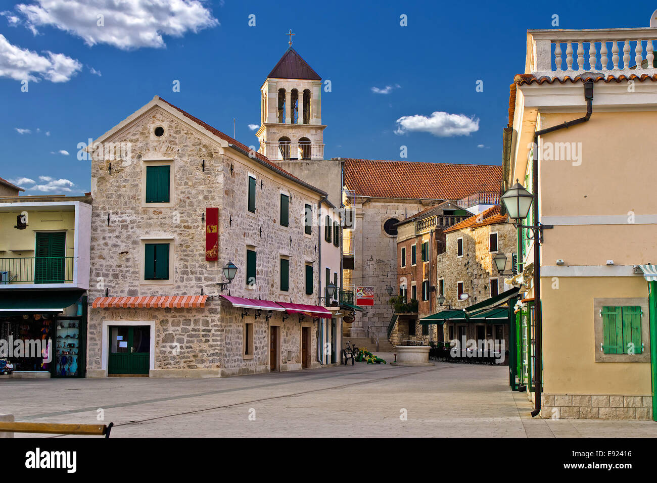 Mer Adriatique ville de Vodice, Croatie Banque D'Images
