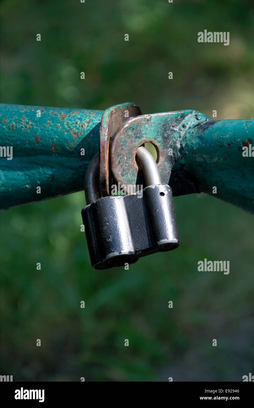 Sur le cadenas fermé barrière Banque D'Images